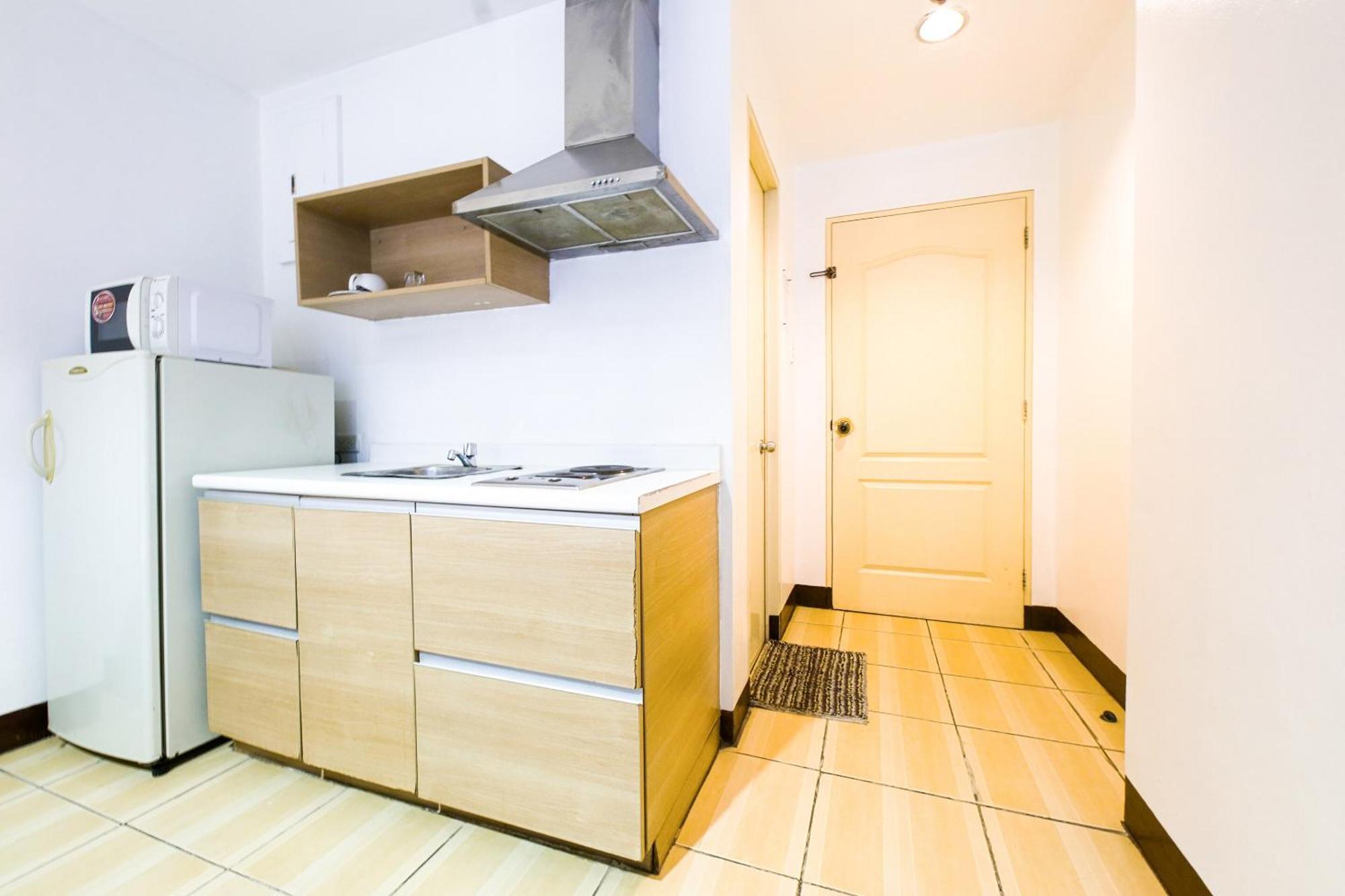 Oyo 769 Poblacion Suites Polaris Makati City Eksteriør bilde