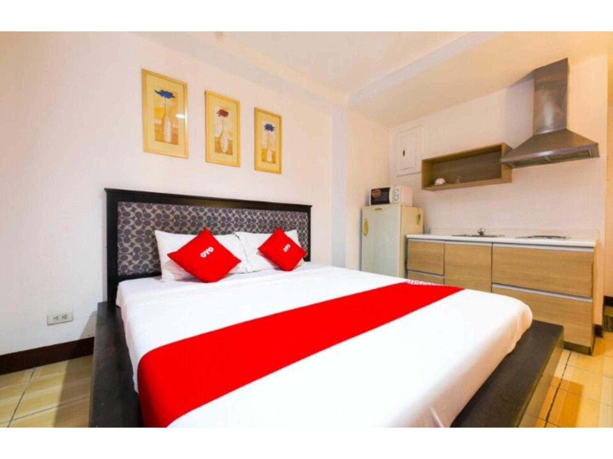 Oyo 769 Poblacion Suites Polaris Makati City Eksteriør bilde