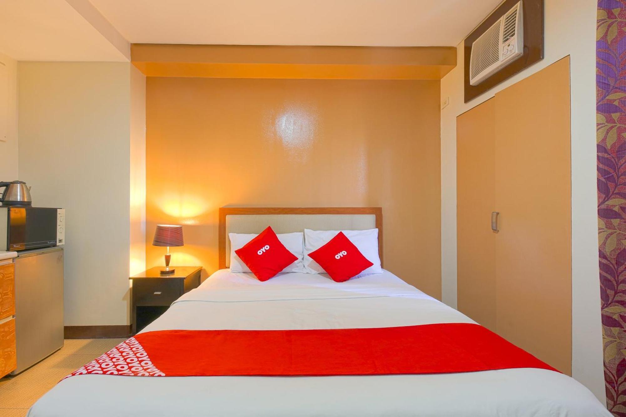 Oyo 769 Poblacion Suites Polaris Makati City Eksteriør bilde