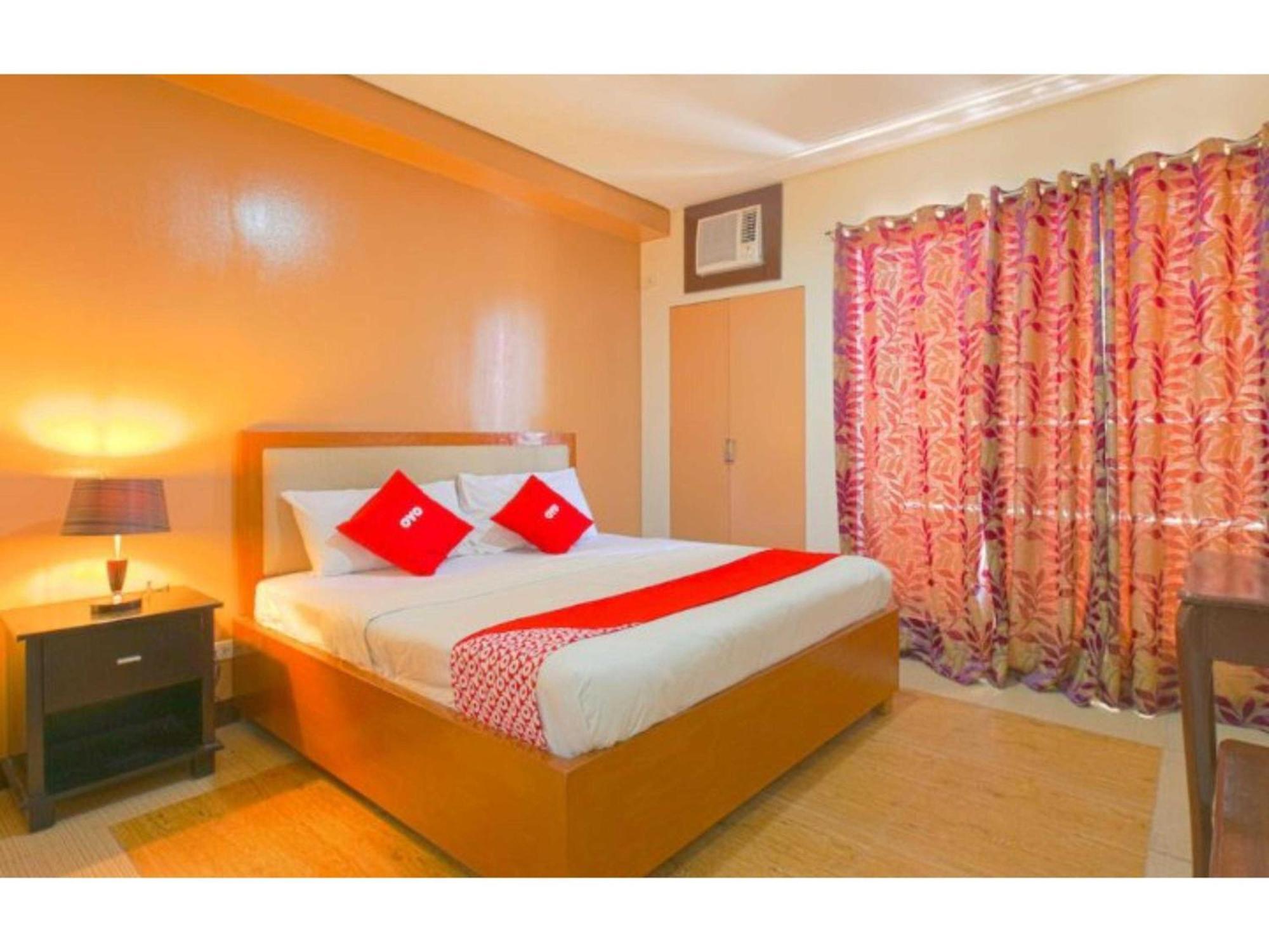 Oyo 769 Poblacion Suites Polaris Makati City Eksteriør bilde