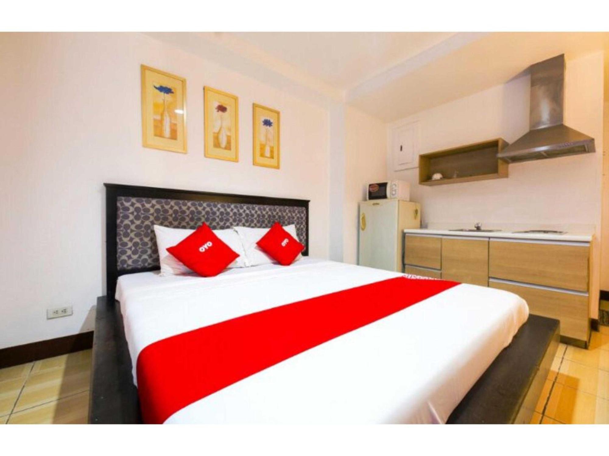 Oyo 769 Poblacion Suites Polaris Makati City Eksteriør bilde
