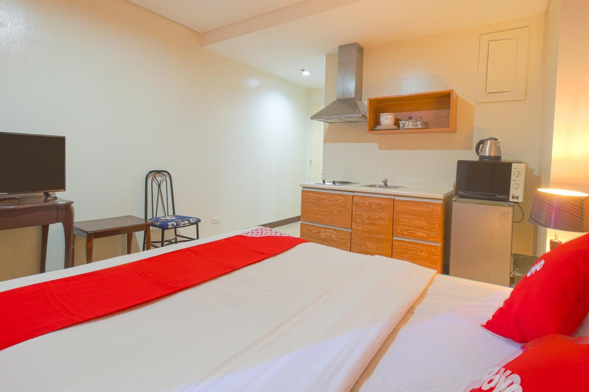 Oyo 769 Poblacion Suites Polaris Makati City Eksteriør bilde