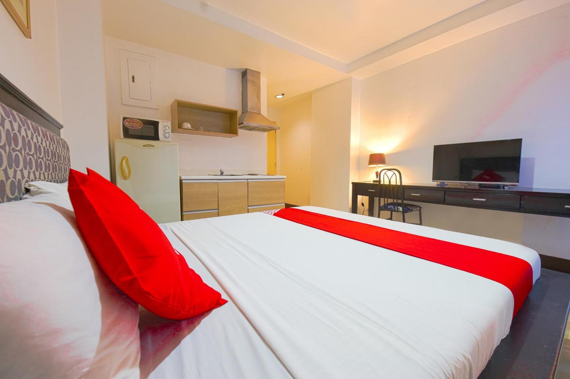 Oyo 769 Poblacion Suites Polaris Makati City Eksteriør bilde
