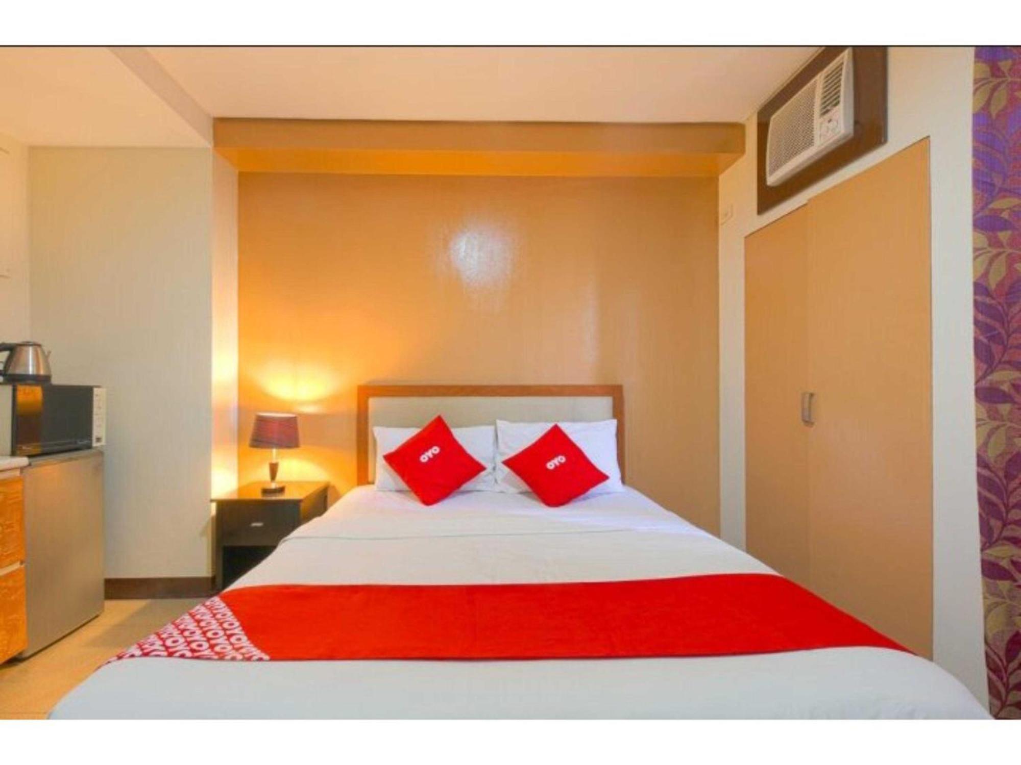 Oyo 769 Poblacion Suites Polaris Makati City Eksteriør bilde
